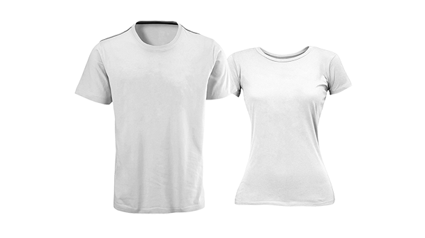 Zwei schlichte weiße T-Shirts werden nebeneinander gezeigt, eines mit normaler Passform und kurzen Ärmeln, das andere mit einer taillierten, leicht geschwungenen Form.